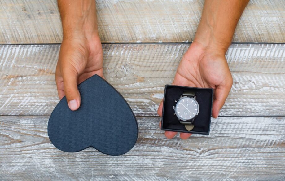 How to Identify First Copy Watches