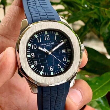 Patek Philippe Aquanaut Blue Dial Blue Rubber Automatic Men's Watch